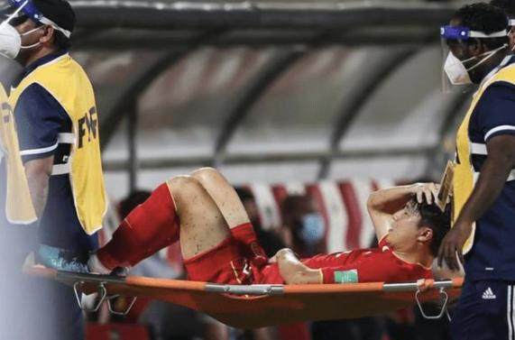 赛程更新-明天受伤足协领导亲自过问 回国后安排最好的治疗